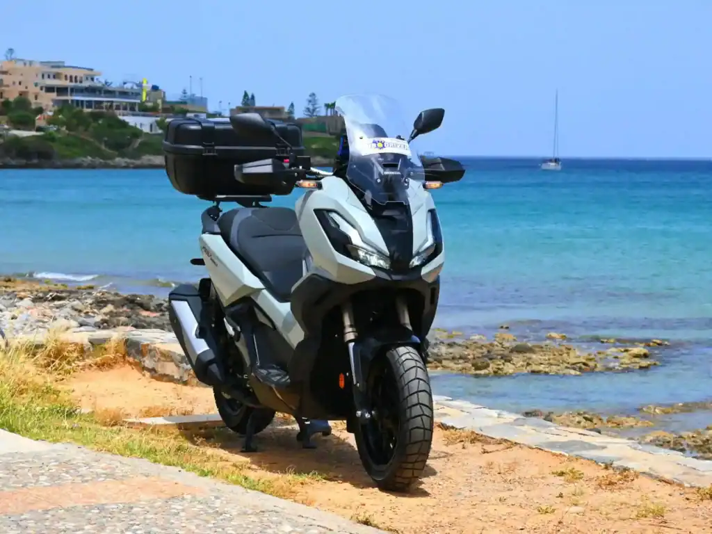 Honda ADV 350 Frontal