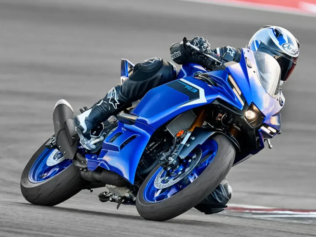 Yamaha R3 2025 Curvas