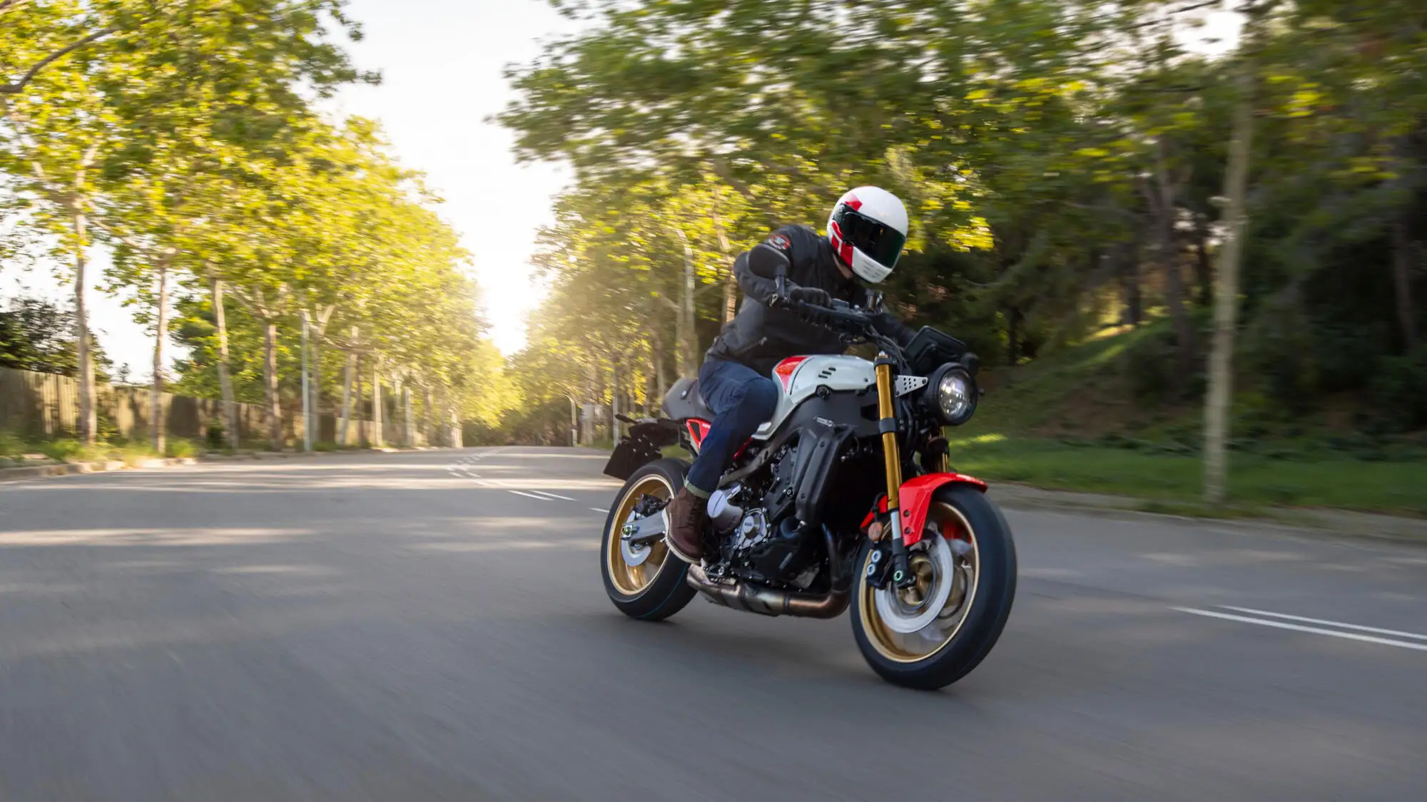 Yamaha-xsr900